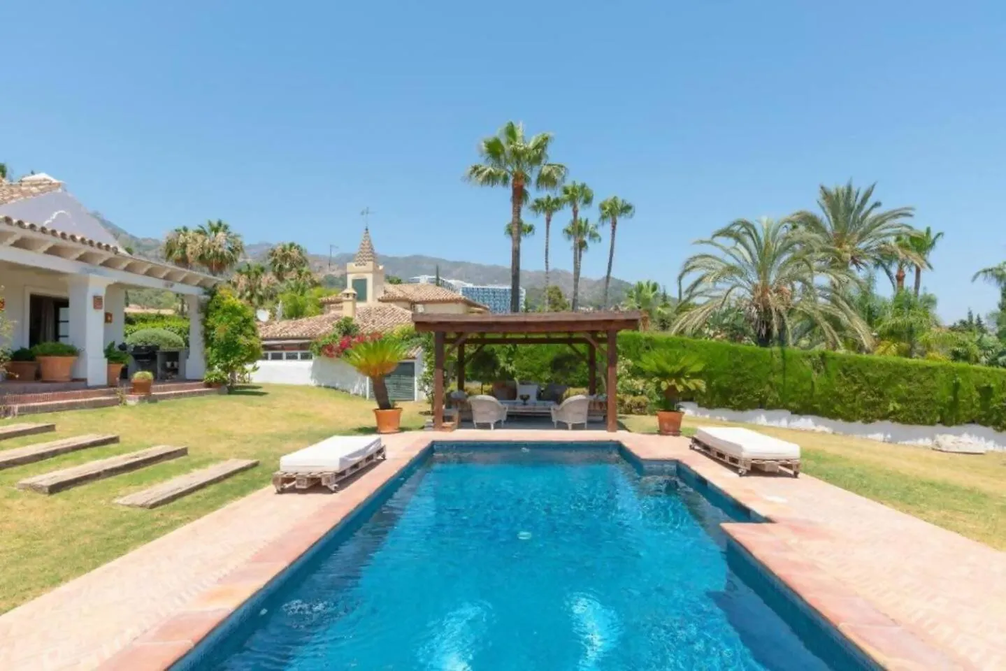 Villa Casa Sol Encantadora Villa Con Piscina ماربيا
