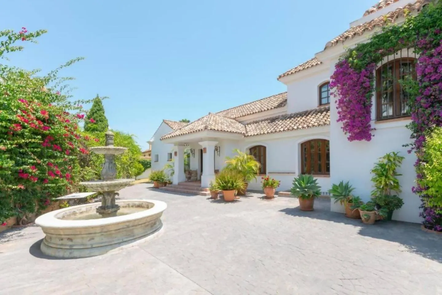 Villa Casa Sol. Encantadora Villa Con Piscina Marbella