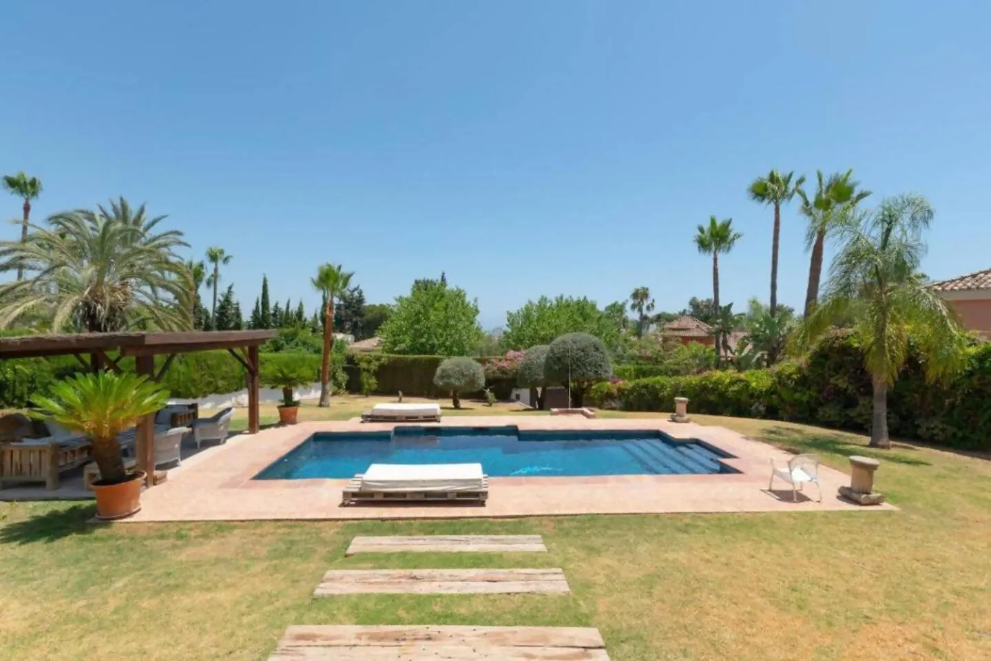 Villa Casa Sol. Encantadora Villa Con Piscina Marbella